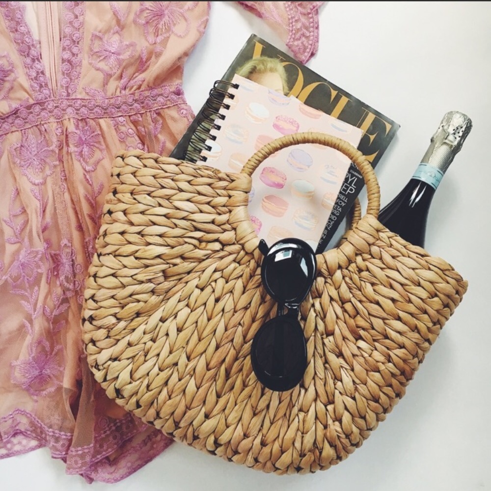 Boutique straw top handle clutch